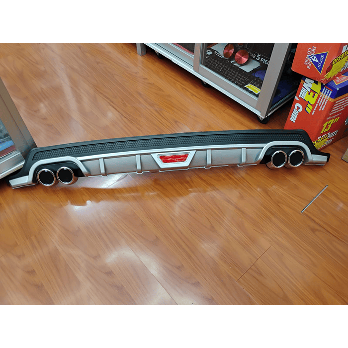 💥Oferta liquidacion💥 Difusor de parachoques trasero Tunning estilo doble cola de escape y tercer stop decorativo medida largo 128cm , Gris plata con malla negro 💰precio 16990💰 5