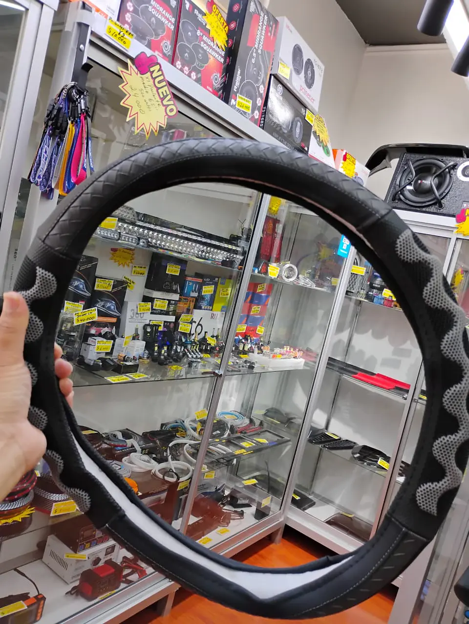 Forro cubre - Volante de Eco Cuero Negro con detalles trenzados en 10