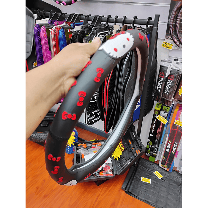 💥OFERTA Remate💥 Forro cubre volantes de autos de goma  anti-resbalante universal medida 38cm Hello Kitty negro con rojo   precio 11.990 5
