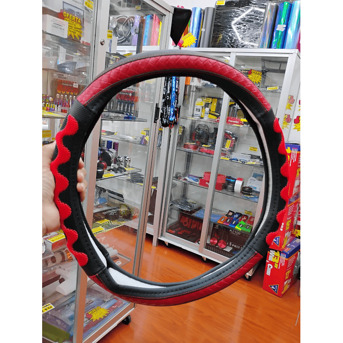 ¡Gran oferta! 🚗💨   *Forro Cubre Volante* de *Eco Cuero Negro con detalles trenzados en Rojo* - *Anti-resbalante* y de *alta calidad.  💰 **Precio:$8.990* pesos 2