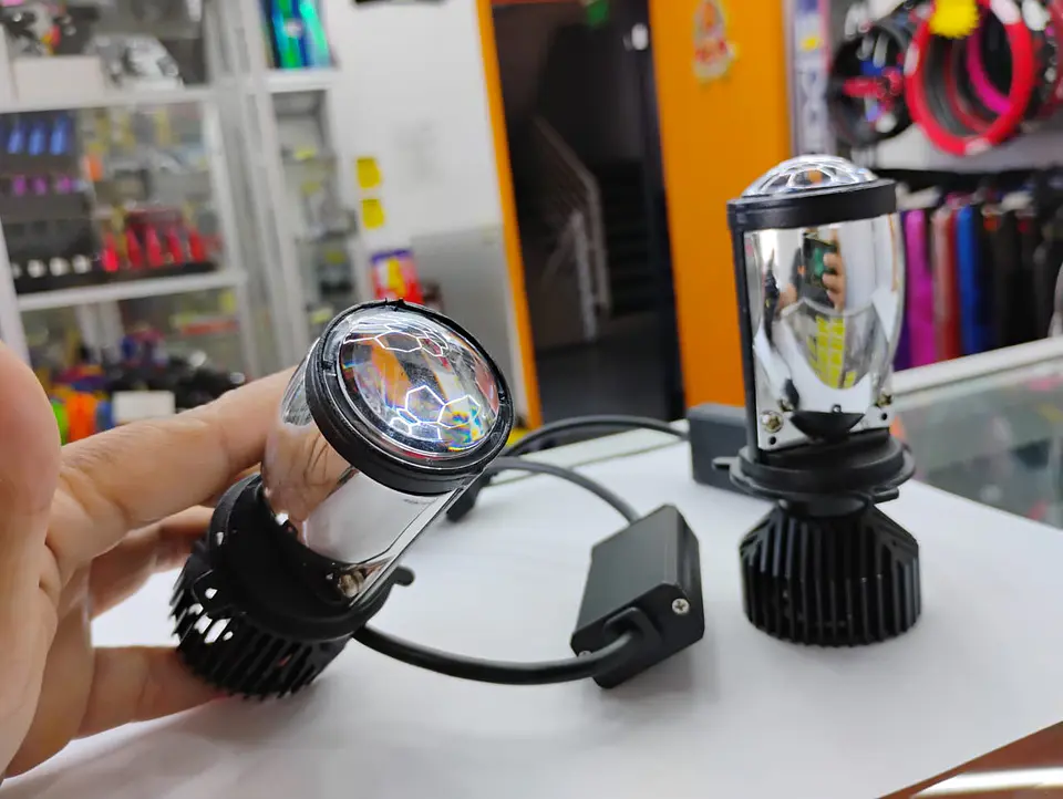 SUPER LIQUIDACION X2 Ampolletas de faros delanteros de Auto H4 10
