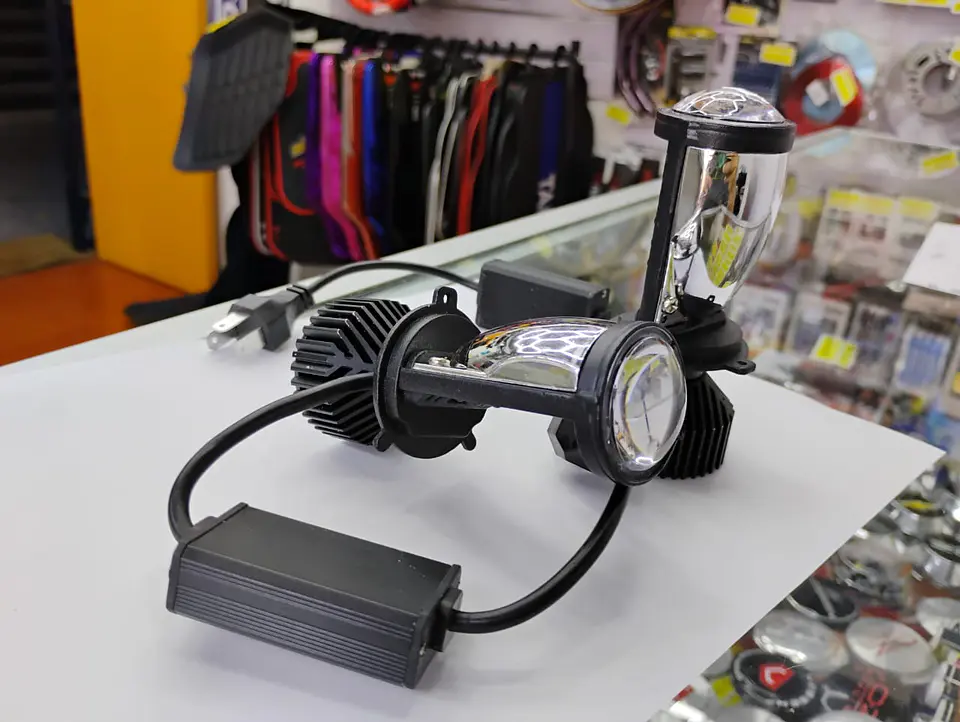 SUPER LIQUIDACION X2 Ampolletas de faros delanteros de Auto H4 13