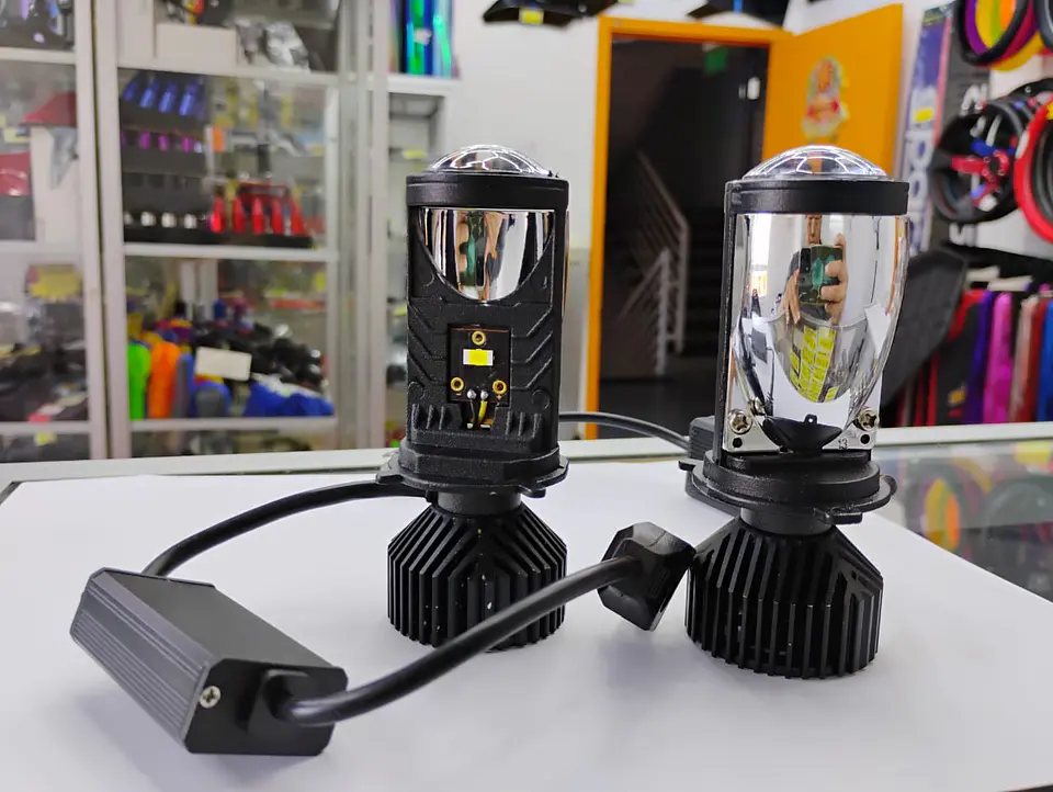 SUPER LIQUIDACION X2 Ampolletas de faros delanteros de Auto H4 20