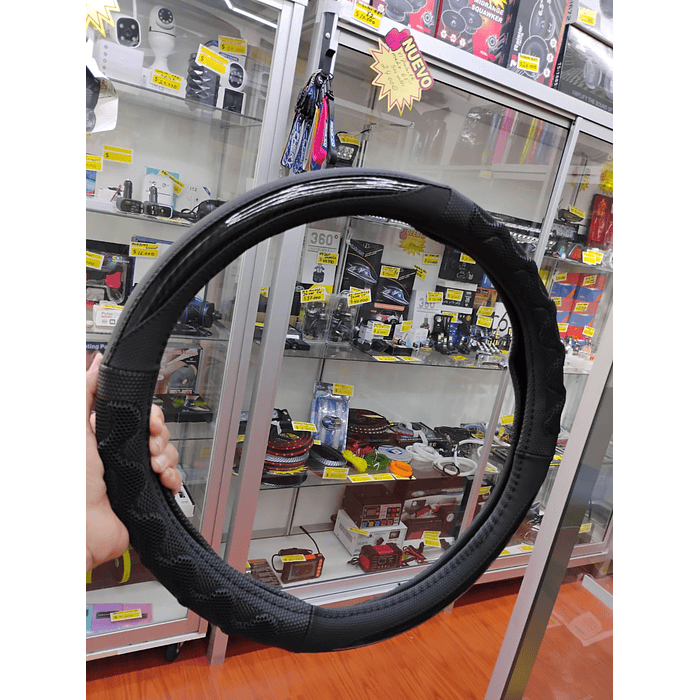 ¡Gran oferta! 🚗💨   *Forro Cubre Volante* de *Eco Cuero Negro con detalles de Carbono* 1