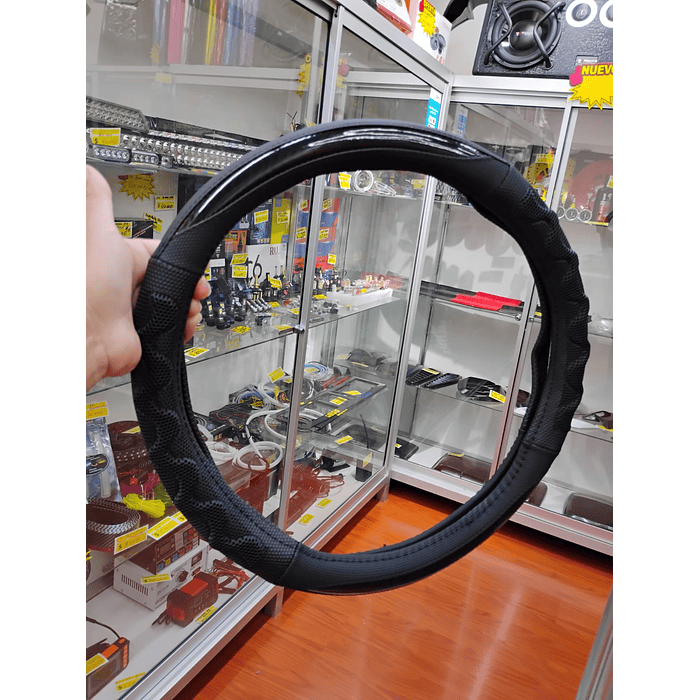 ¡Gran oferta! 🚗💨   *Forro Cubre Volante* de *Eco Cuero Negro con detalles de Carbono* 3