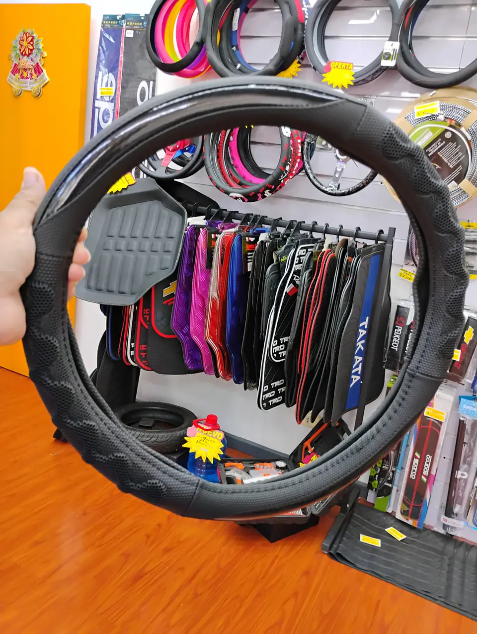 Forro Cubre Volante de Eco Cuero Negro con detalles de Carbono 6