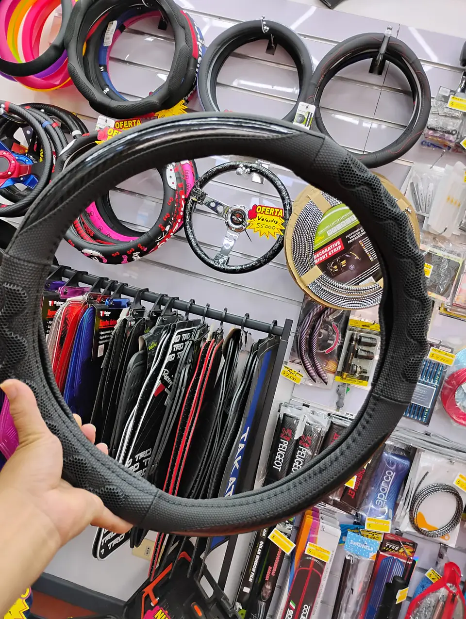 Forro Cubre Volante de Eco Cuero Negro con detalles de Carbono 8