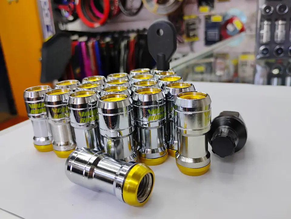 Set tuercas de seguridad Volk Racing, doble protección - Plata/Dorado 7
