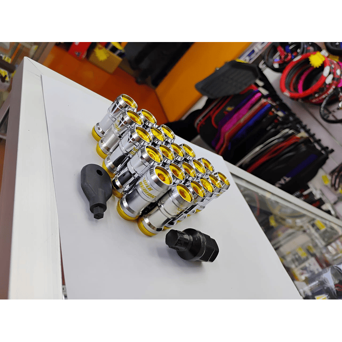  SET DE TUERCAS DE SEGURIDAD VOLK RACING - DOBLE PROTECCIÓN plata con dorado 10