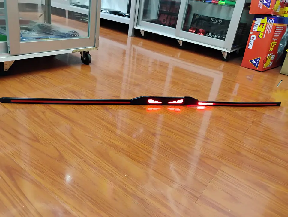 Lip alerón - trasero de goma de 3 piezas Carbono de ojos luz LED 4
