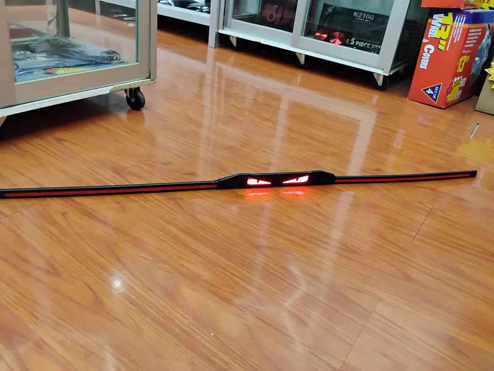 Lip alerón - trasero de goma de 3 piezas Carbono de ojos luz LED 20