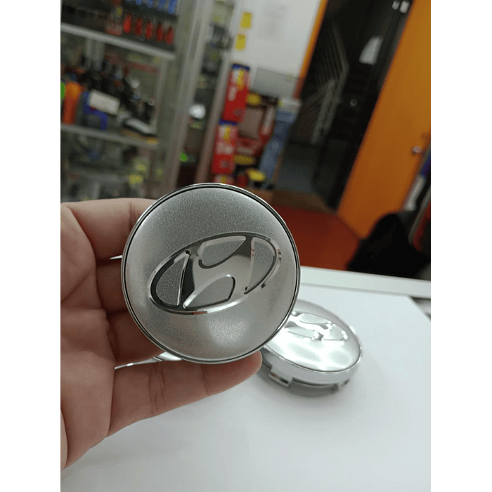 Set X4 Tapa centro de Llantas de autos  universal marca Hyundai 9