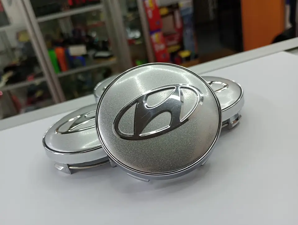 Set X4 Tapa centro de Llantas de autos universal marca Hyundai 11