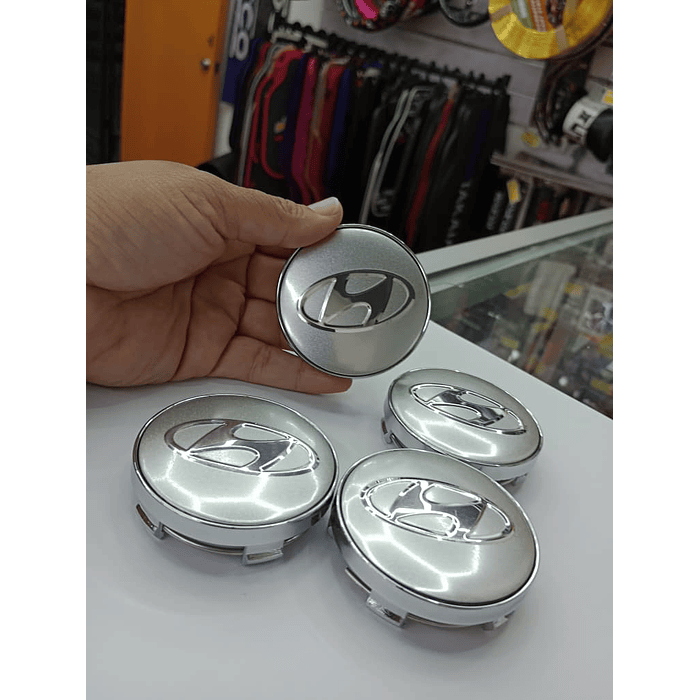 Set X4 Tapa centro de Llantas de autos  universal marca Hyundai 13