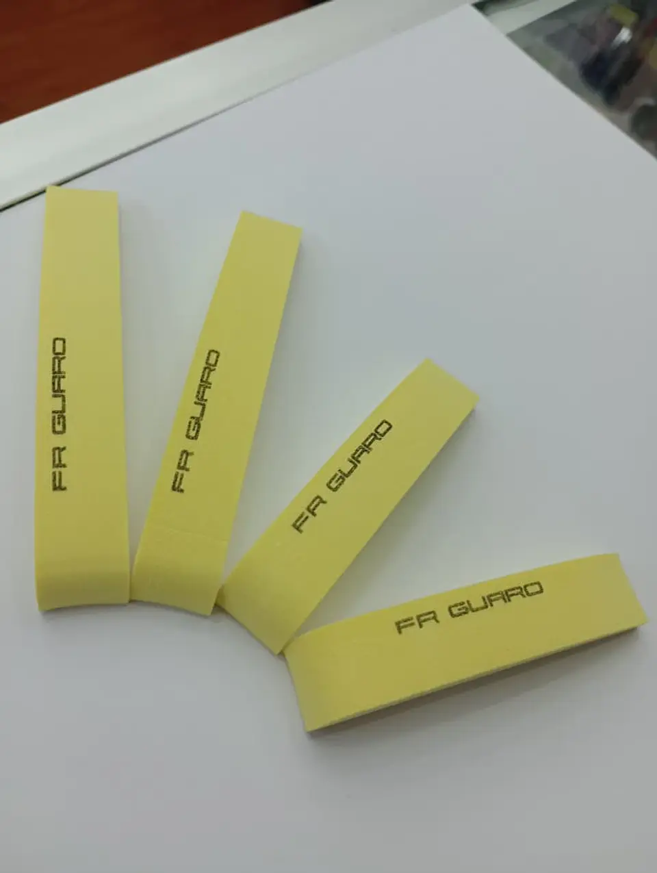 X4 tiras topes de puerta de goma Eva autoadhesivos para autos 4