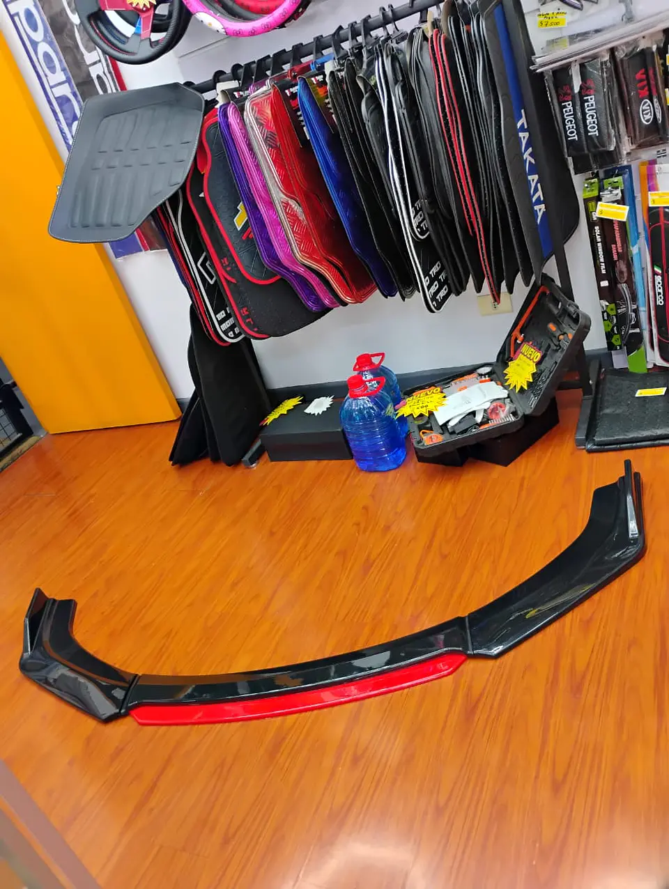 LIP BUMPER / FALDÓN DELANTERO kit de 4 piezas Negro brillante con Rojo 14