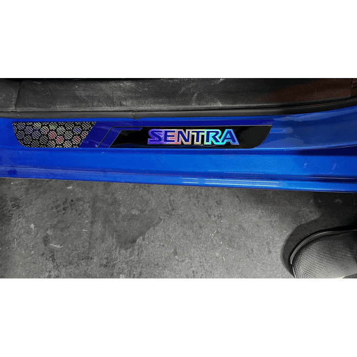 ¡Oferta de liquidación! 🚗💨 Cubre Zócalos / Pisadera Multifunción en Acrílico Protector para Autos Universal Nissan Sentra  2