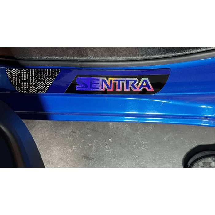 ¡Oferta de liquidación! 🚗💨 Cubre Zócalos / Pisadera Multifunción en Acrílico Protector para Autos Universal Nissan Sentra  4