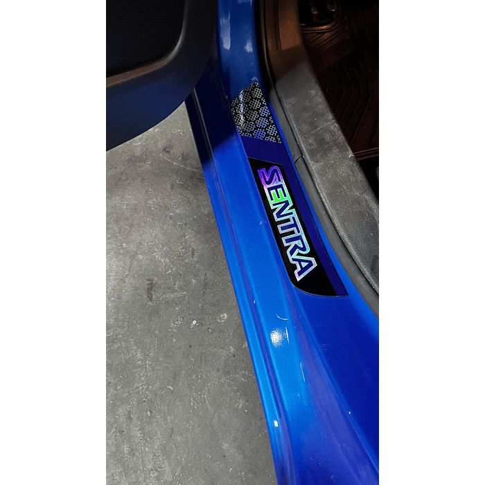 ¡Oferta de liquidación! 🚗💨 Cubre Zócalos / Pisadera Multifunción en Acrílico Protector para Autos Universal Nissan Sentra  8