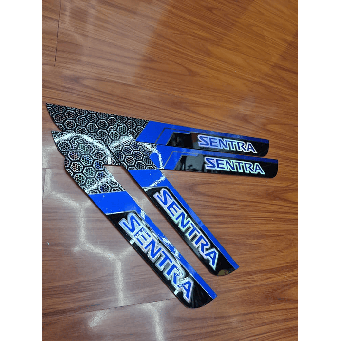 ¡Oferta de liquidación! 🚗💨 Cubre Zócalos / Pisadera Multifunción en Acrílico Protector para Autos Universal Nissan Sentra  13