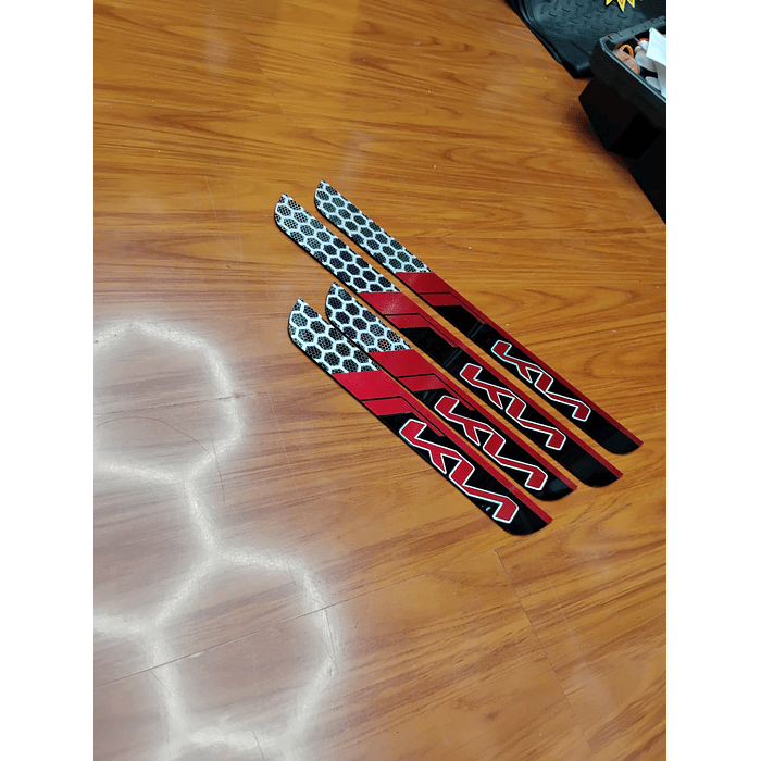 ¡Oferta de liquidación! Cubre Zócalos / Pisadera Multifunción en Acrílico Protector para Autos Universal Kia logo nuevo 2