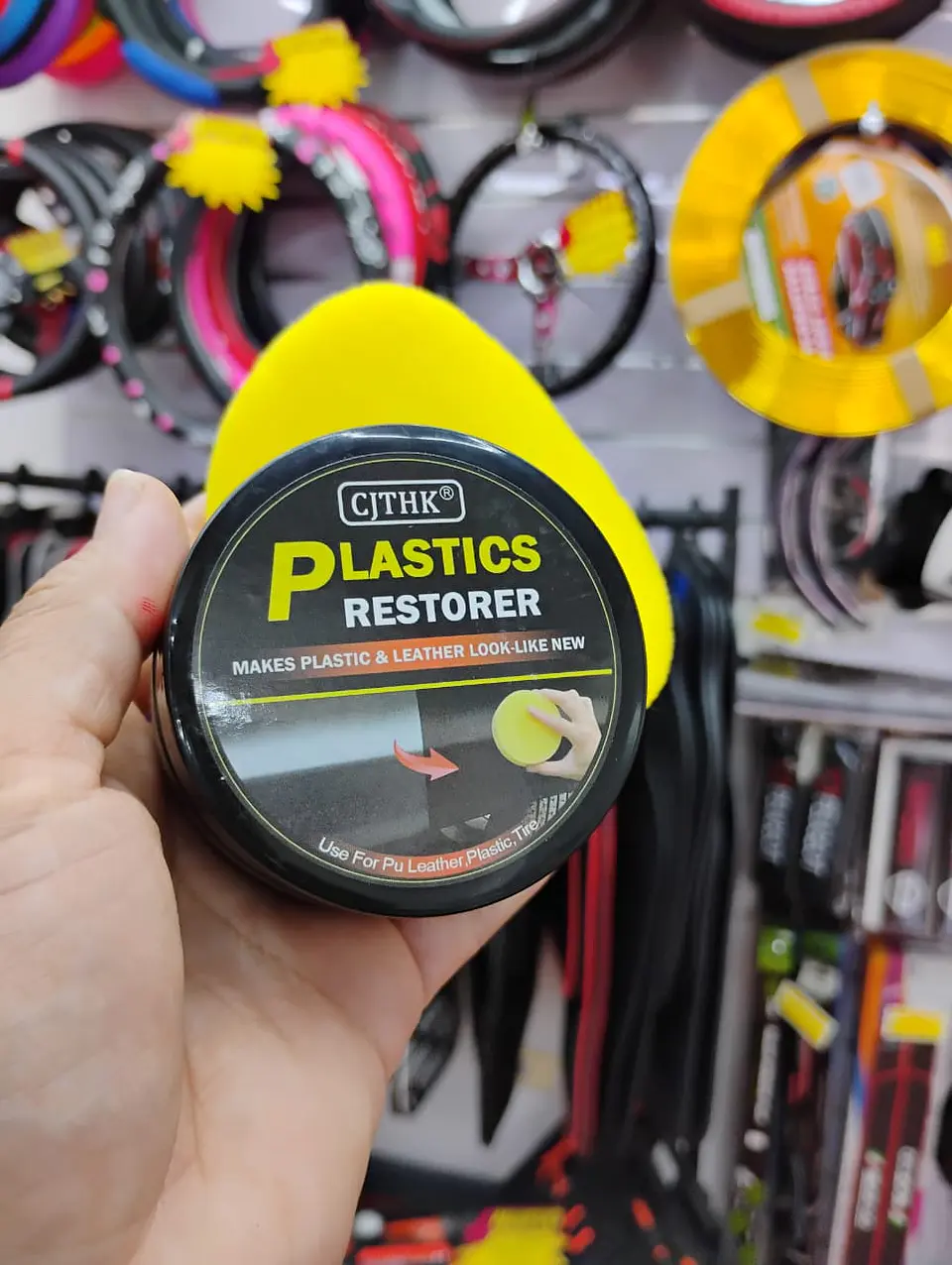 Crema renovadora de piezas plásticas para interior y exterior de autos 7