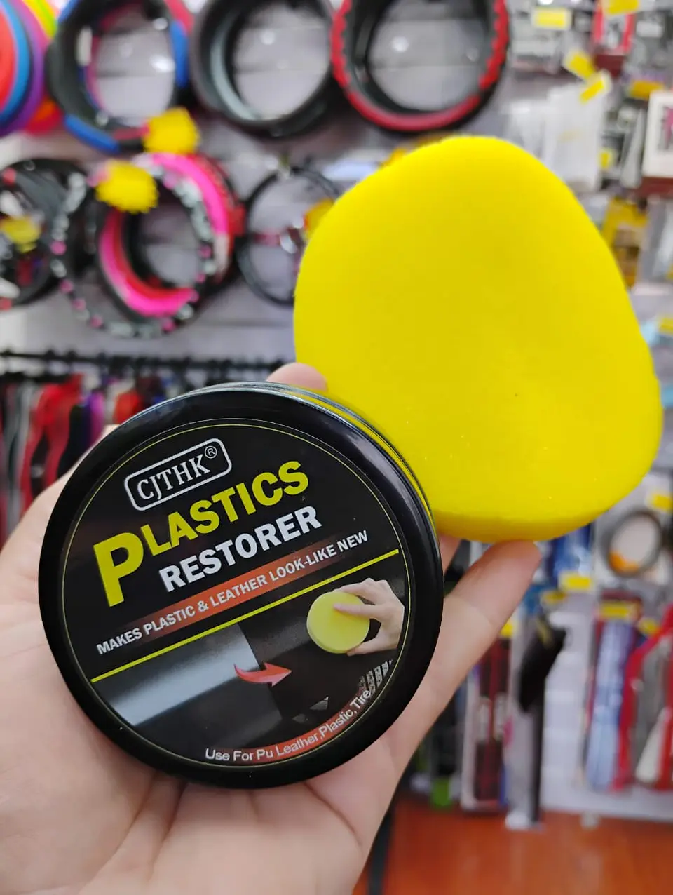 Crema renovadora de piezas plásticas para interior y exterior de autos 12