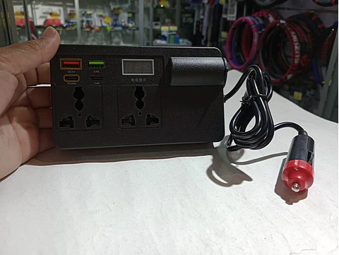 LIQUIDACION Inversor 200W para Auto 12V/24V a 220V AC
