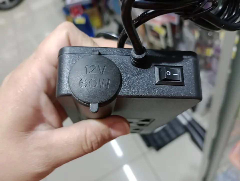 LIQUIDACION Inversor 200W para Auto 12V/24V a 220V AC 3