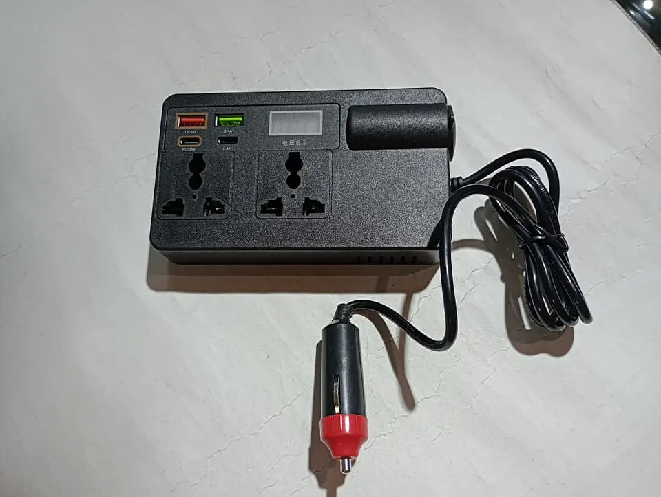 LIQUIDACION Inversor 200W para Auto 12V/24V a 220V AC 22