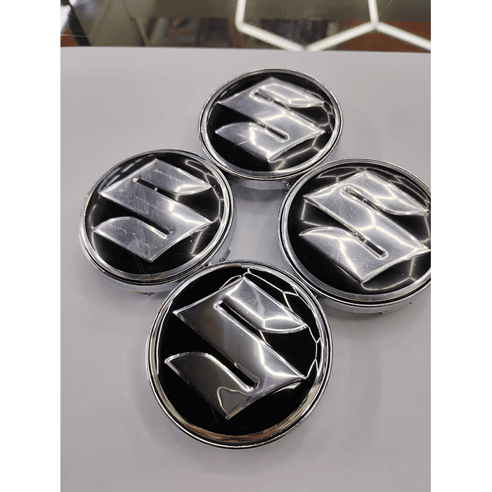 ¡Gran oferta! 🚗💥   *Set x4 Tapas para Centro de Llantas Suzuki borde plata*. 6