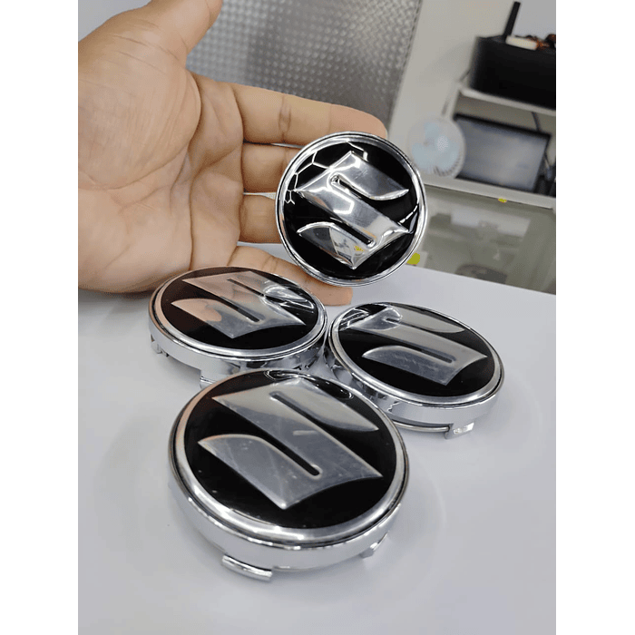 ¡Gran oferta! 🚗💥   *Set x4 Tapas para Centro de Llantas Suzuki borde plata*. 7
