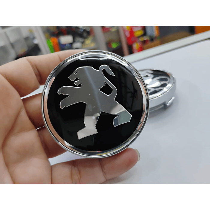 ¡Gran oferta! 🚗💥 *Set x4 Tapas para Centro de Llantas PEUGEOT borde plata* 7