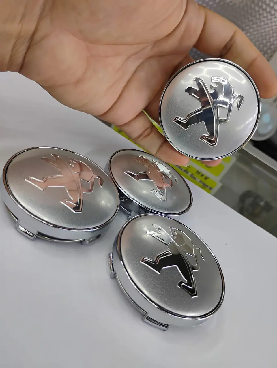 Set x4 Tapas para Centro de Llantas PEUGEOT plata 3