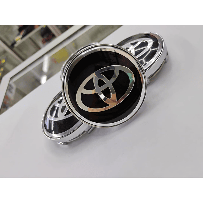 ¡Gran oferta! 🚗💥 *Set x4 Tapas para Centro de Llantas TOYOTA borde plata* 💰 1