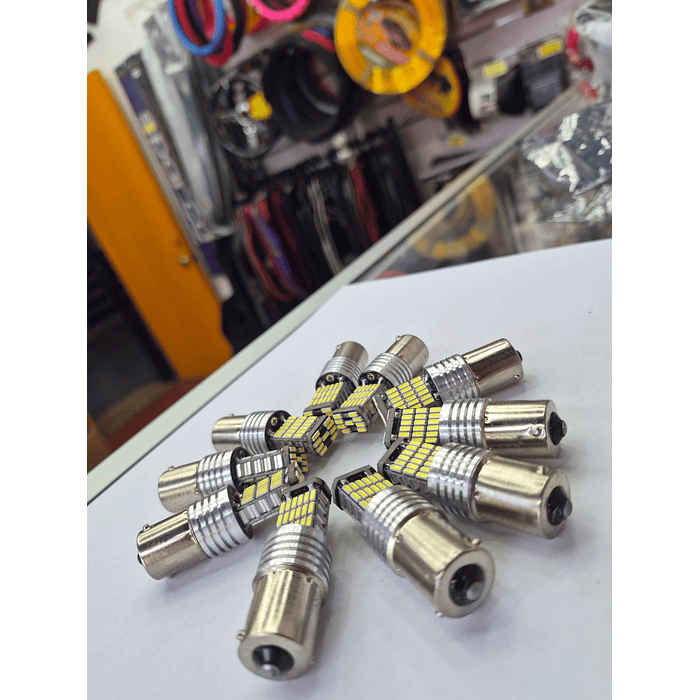💥Oferta Liquidación💥 X10 ampolletas Led para reversa de autos 1 contacto 12v 1020 lumenes color Blanco Frio 4