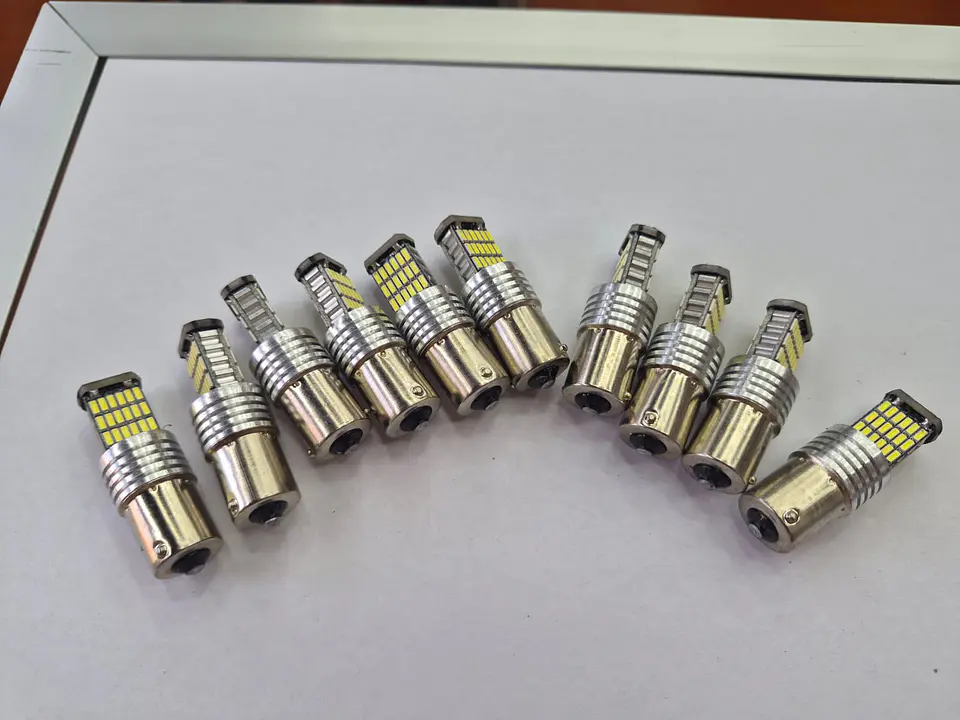 X10 ampolletas Led para reversa de autos 1 contacto 12v 1020 lumenes 10