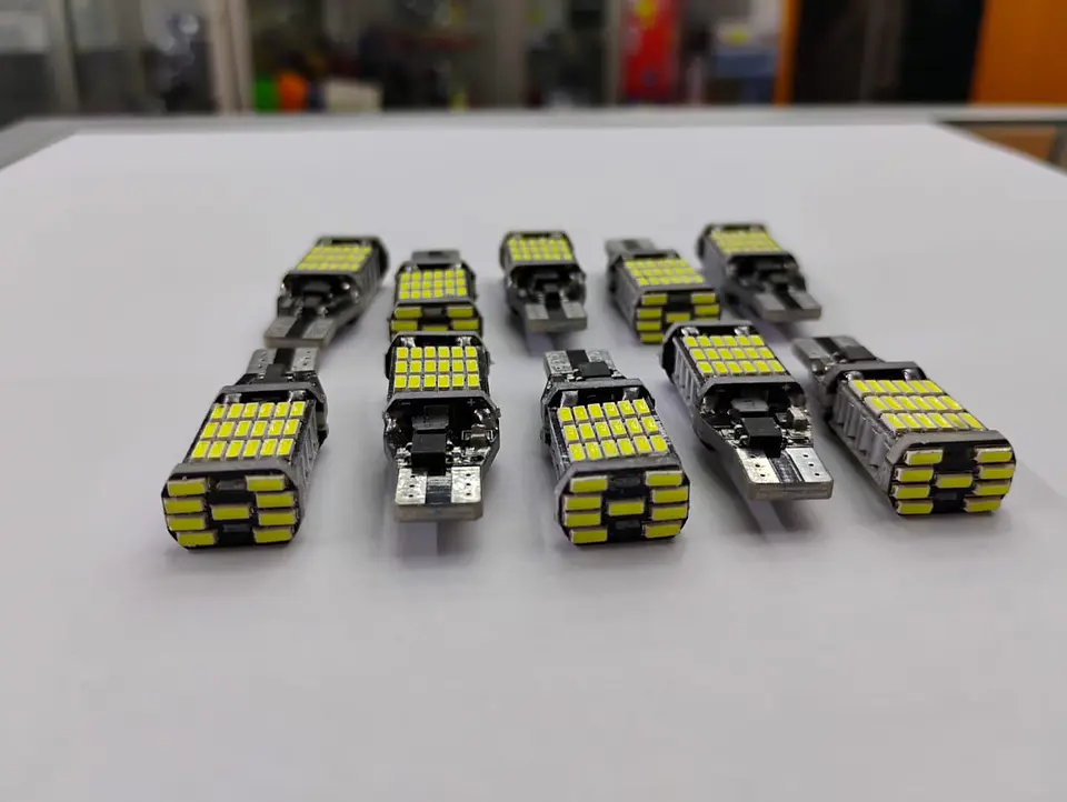 X10 Ampolletas LED T15 / W16W Canbus 8