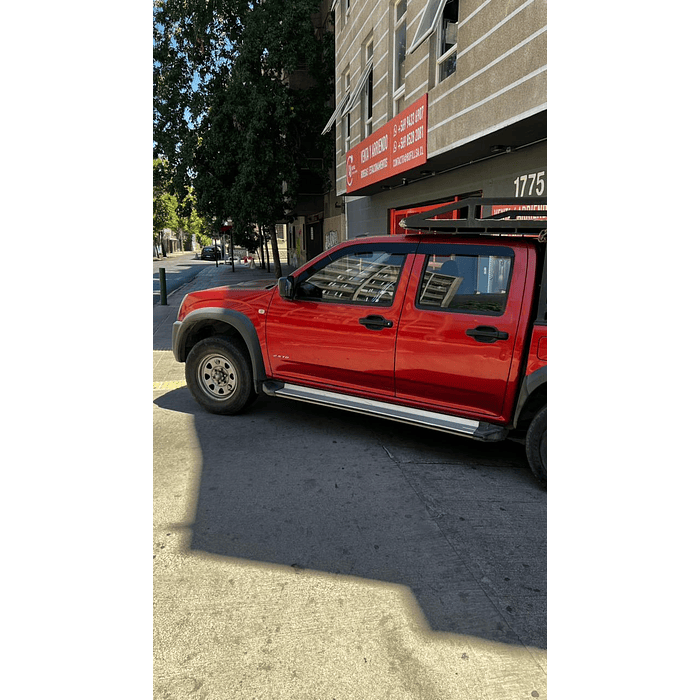 🚘✨ ¡Bota Aguas de Acrílico 2mm plano Negro Brillante a Medida para auto Chevrolet D-max del 2020 al 2025 2