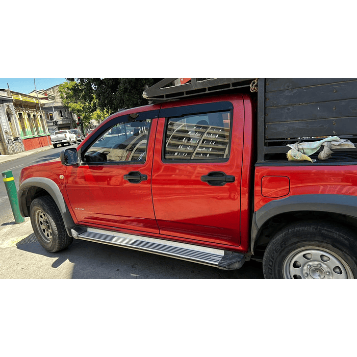 🚘✨ ¡Bota Aguas de Acrílico 2mm plano Negro Brillante a Medida para auto Chevrolet D-max del 2020 al 2025 7