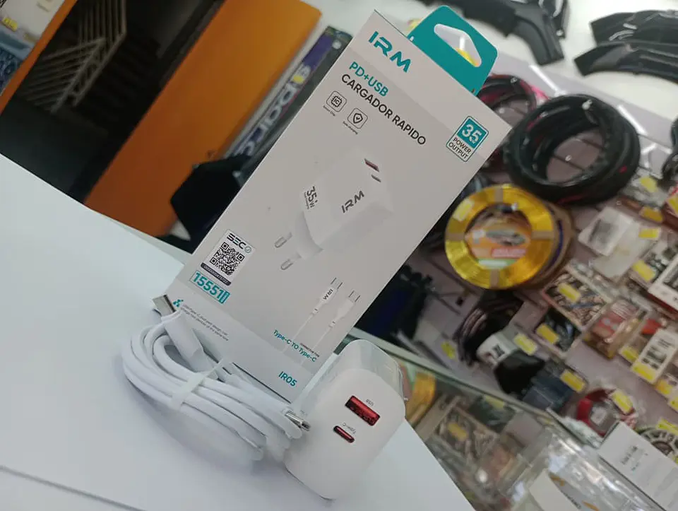 Cargador de auto tipo C USB con cable tipo C a C 35w 7