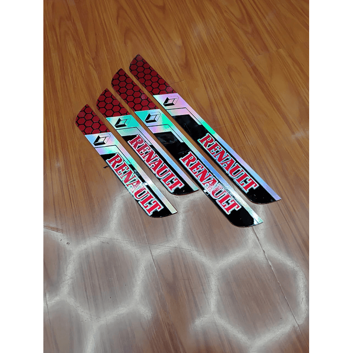 ¡Oferta de liquidación! 🚗💨 Cubre Zócalos / Pisadera Multifunción en Acrílico Protector para Autos Universal Renault 5