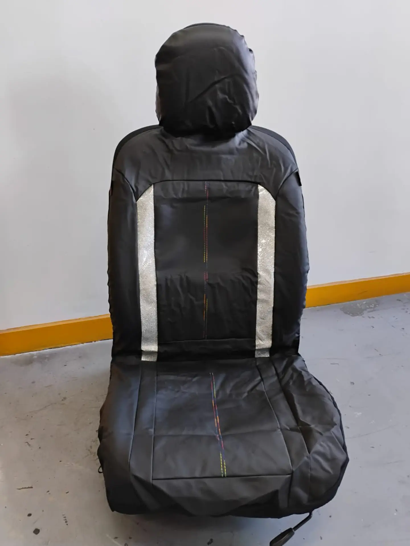 Fundas de asiento individual eco cuero negro franja plateada hilo de 2