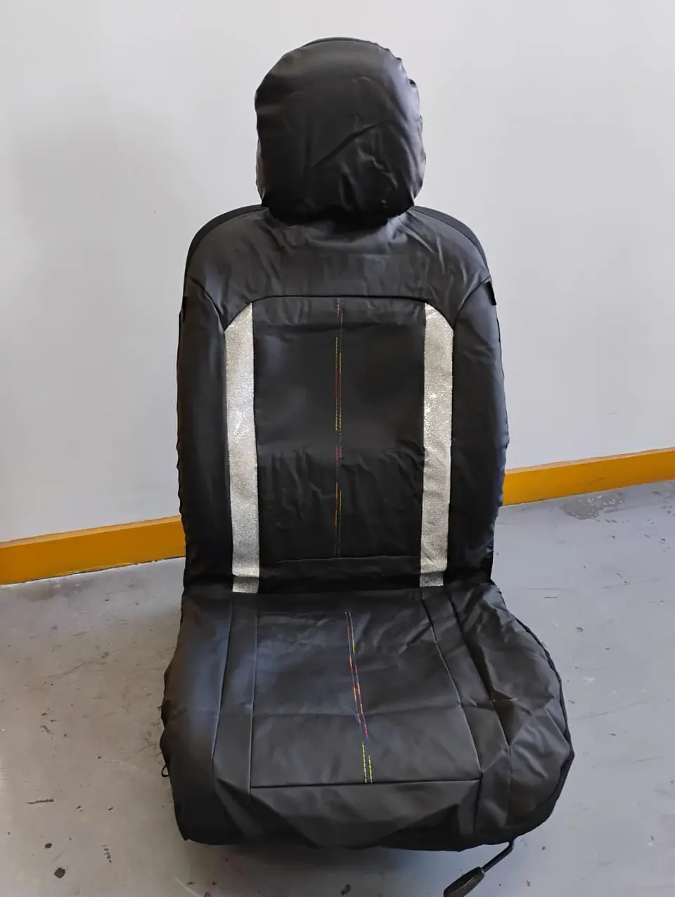 Fundas de asiento individual eco cuero negro franja plateada hilo de 2