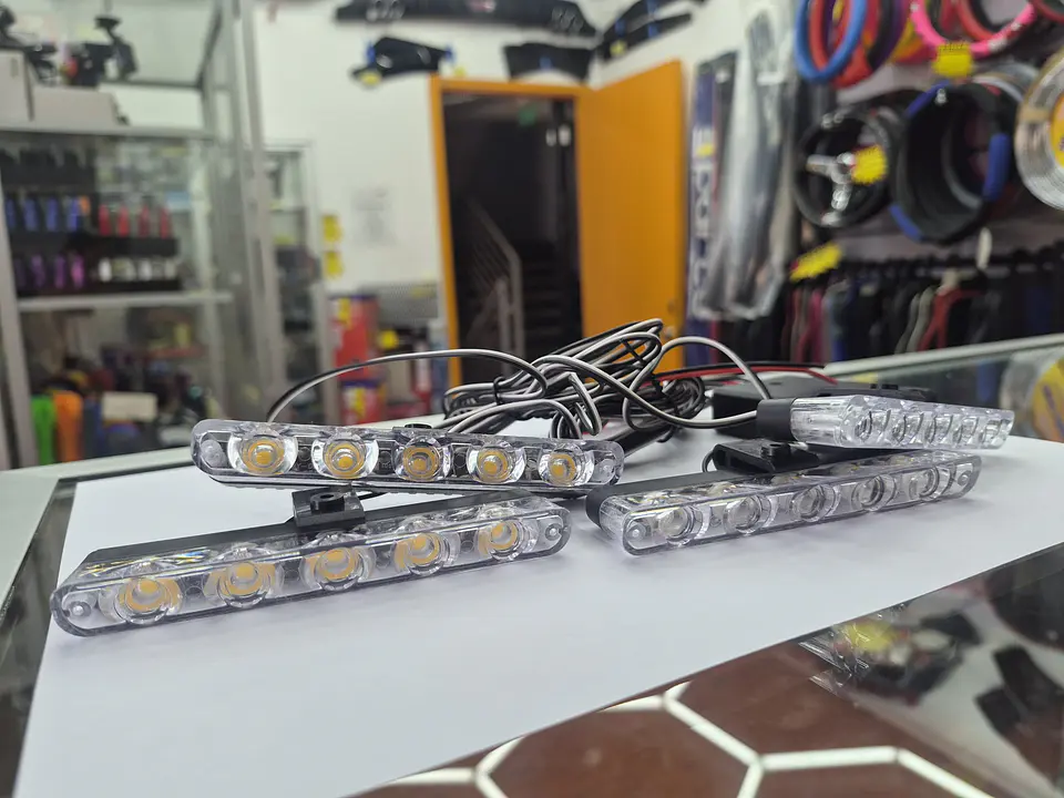 Kit de 4 luces para rejilla estrobo LED 12V amarillo ámbar 11