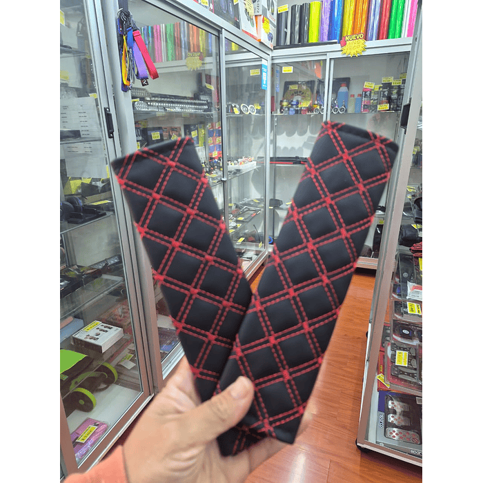 🔥 *¡LIQUIDACIÓN IMPERDIBLE!* 🔥   * X2 CUBRE CINTURÓN DE SEGURIDAD NEGRO DISEÑO HILO ROJO * 🚗💎 5
