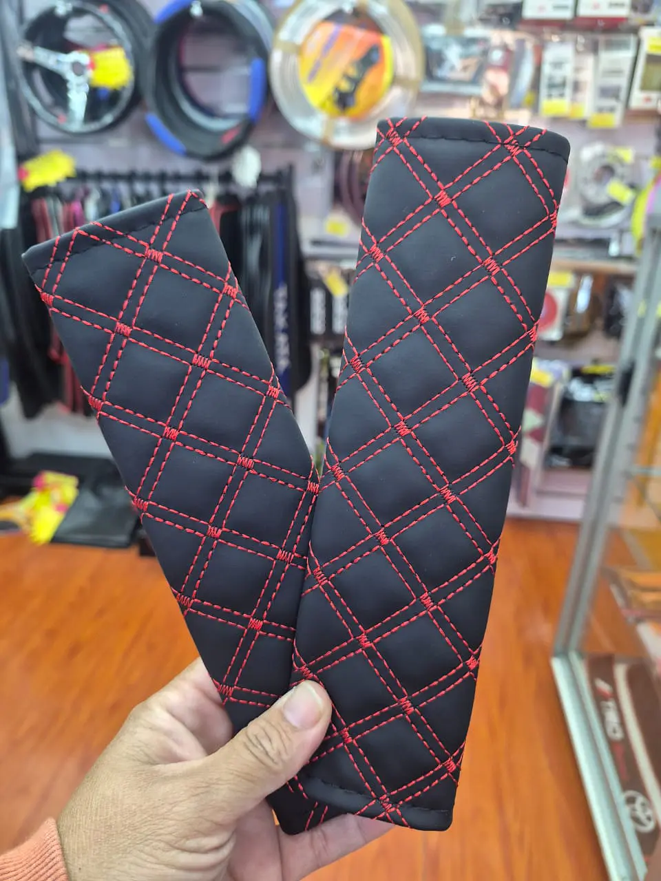Liquidación x2 cubre cinturón de seguridad negro diseño hilo rojo 7