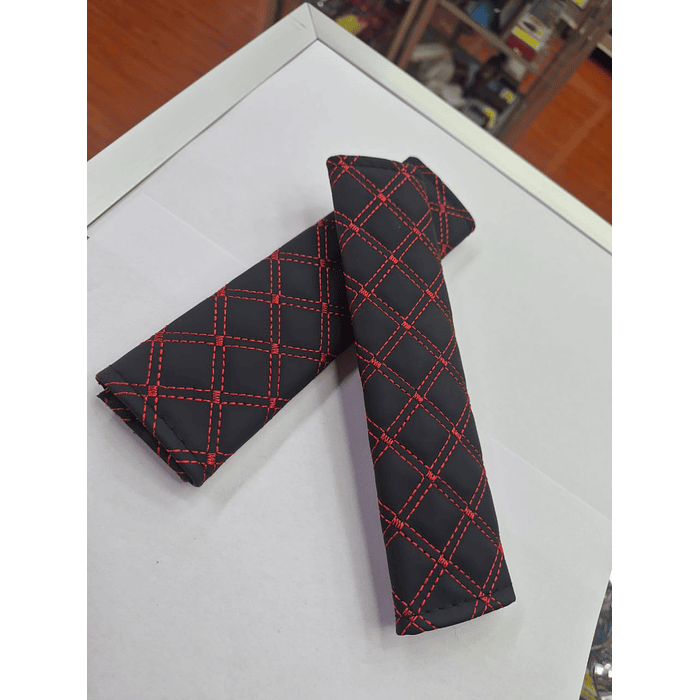 🔥 *¡LIQUIDACIÓN IMPERDIBLE!* 🔥   * X2 CUBRE CINTURÓN DE SEGURIDAD NEGRO DISEÑO HILO ROJO * 🚗💎 8