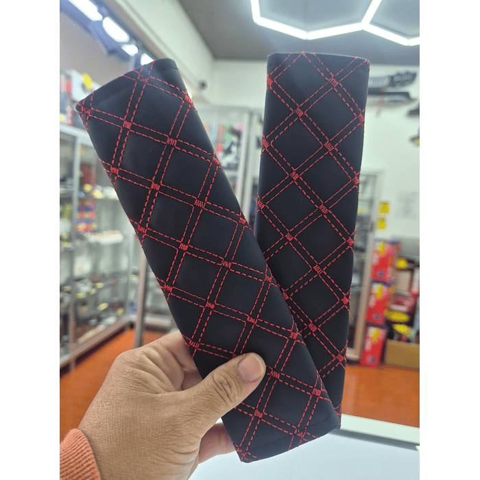 🔥 *¡LIQUIDACIÓN IMPERDIBLE!* 🔥   * X2 CUBRE CINTURÓN DE SEGURIDAD NEGRO DISEÑO HILO ROJO * 🚗💎 11