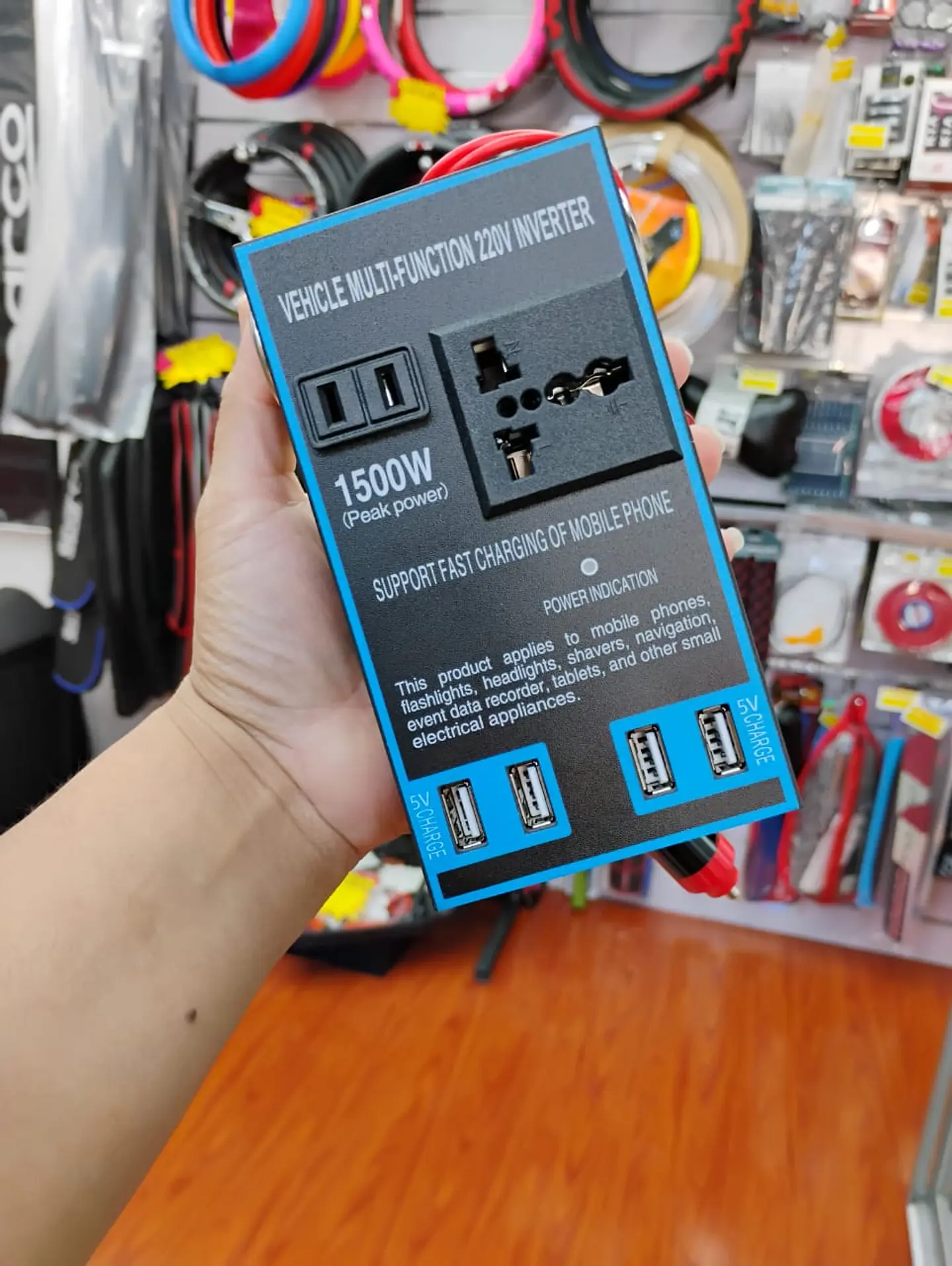 Inversor 1500W 12/24V a 110/220V con USB carga rápida 16
